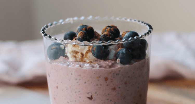 Delicious Winter Berry Overnight Oats (Serves 2)