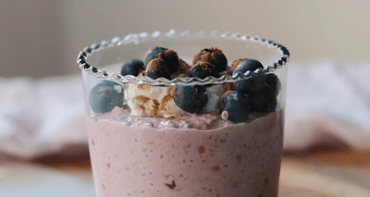 Delicious Winter Berry Overnight Oats (Serves 2)