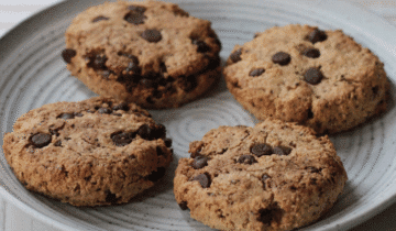 10 Deliciously Healthy Chocolate Chip Cookies