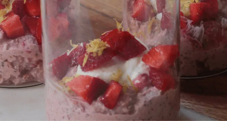 Easy Strawberry Lemonade Overnight Oats (Serves 3)