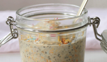 5 Minute Delicious Birthday Cake Overnight Oats
